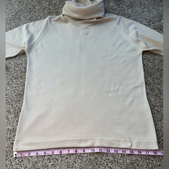 Vintage Givenchy Sport cream turtleneck sweater, size 40 - Picture 16 of 16